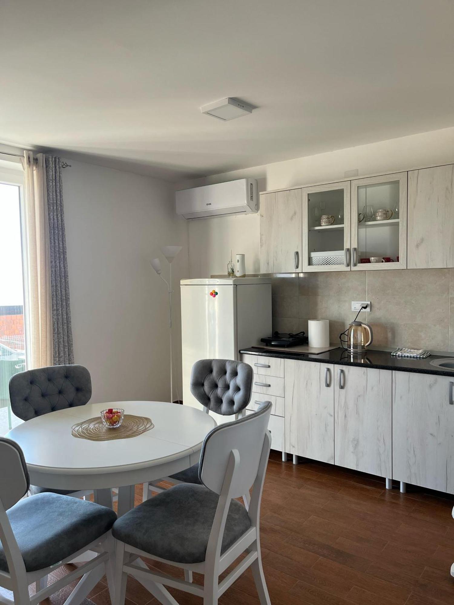 Surcin Apartment Ledine المظهر الخارجي الصورة